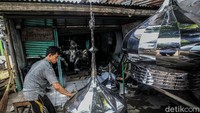 Namun saat ini Kurnia hanya bisa menjual 1 unit kubah dalam satu pekan.