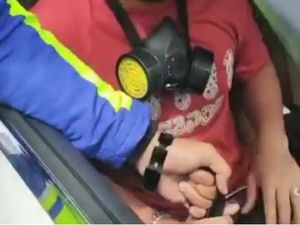Detik-detik Pemobil Ngaku Polisi Diamankan, Hendak Kabur Bawa Kunci