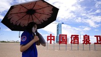 China bersiap mengirim para astronotnya ke luar angkasa. Peluncuran awak pertama untuk menghuni luar angkasa itu rencananya akan dilakukan Kamis (17/6) besok.