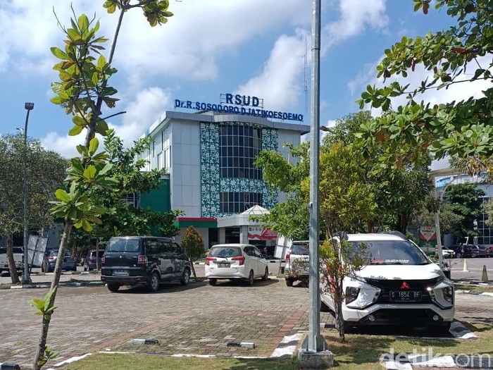 Satgas COVID-19 Bojonegoro membeberkan kondisi seorang pasien COVID-19 varian delta, yang dirawat di RSUD dr Sosodoro Bojonegoro. Kondisinya semakin membaik.