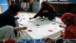 Saat Emak-emak di Tangerang Berkarya Lewat Batik Tulis