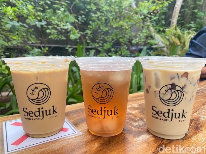 Sedjuk: Lezatnya Bakmi Ayam Oven dan Es Kopi di ‘Gang’ SCBD