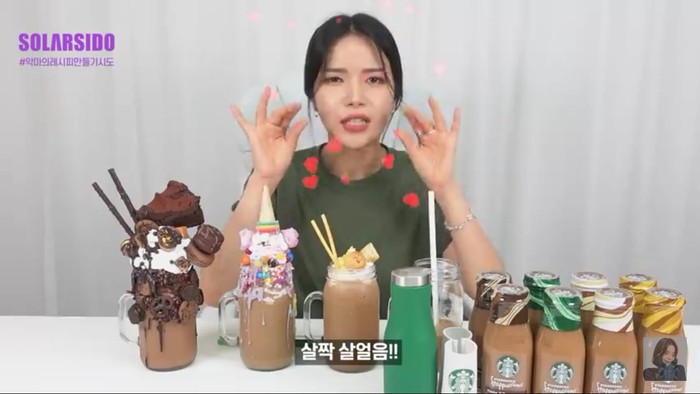 Gagalkan Diet, Solar MAMAMOO Mukbang Frappuccino 10 Ribu Kalori!