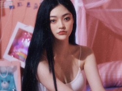 8 Foto Seksi Somyi DIA Pamer Perut Rata, Body Goals Penggemar Wanita