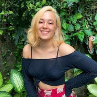 Beberapa waktu lalu, Sonia pernah mengecat rambutnya jadi pirang. Wajahnya yang sudah blasteran semakin mirip bule dengan rambut pirangnya.  Foto: dok. Instagram/@sonia_alyssa