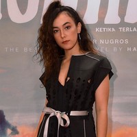 Dalam perannya sebagai Jenifer, Sonia akan membantu Rendy (Ikbal Fauzi) menyelidiki kasus Elsa (Glenca Chysara). Sosok Jenifer pun akan menjadi pesaing Kiki dalam merebut hati Rendi. Foto: dok. Instagram