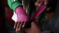 Gadis kecil ini memiliki ambisi suatu hari nanti menjadi petinju profesional.  