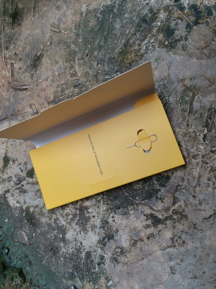 Foto unboxing Realme 8 5G. Realme 8 5G resmi masuk Indonesia pada peluncuran 16 Juni 2021. Perangkat ini akan menjadi HP 5G dengan harga terjangkau. Realme 8 5G dipatok harga Rp juta.

Kali ini, detikINET berkesempatan untuk mengulas ponsel Realme 8 5G dengan RAM 8 GB. Sebagai informasi, Realme 8 5G dibekali chipset Dimensity 700 5G Processor. Dalam box, Realme menyertakan silicon case, 18W quick charge, kabel USB Type-C, buku panduan, kartu garansi, dan SIM ejector.