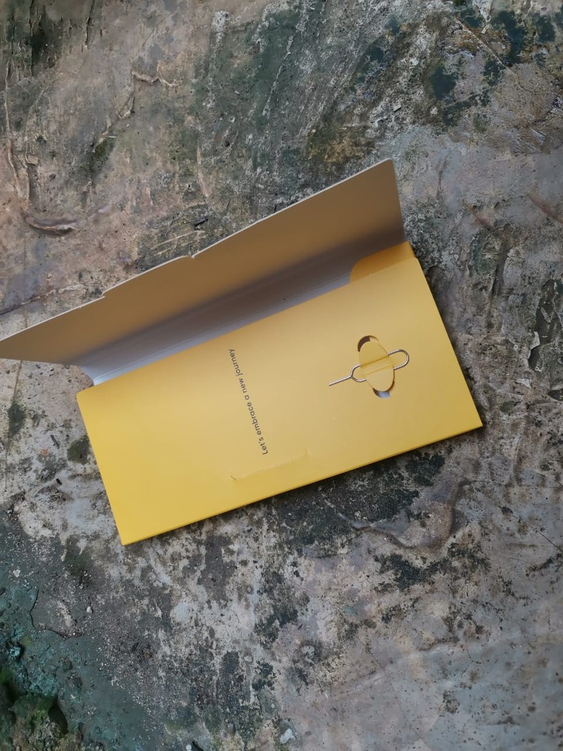 Foto unboxing Realme 8 5G. Realme 8 5G resmi masuk Indonesia pada peluncuran 16 Juni 2021. Perangkat ini akan menjadi HP 5G dengan harga terjangkau. Realme 8 5G dipatok harga Rp juta.

Kali ini, detikINET berkesempatan untuk mengulas ponsel Realme 8 5G dengan RAM 8 GB. Sebagai informasi, Realme 8 5G dibekali chipset Dimensity 700 5G Processor. Dalam box, Realme menyertakan silicon case, 18W quick charge, kabel USB Type-C, buku panduan, kartu garansi, dan SIM ejector.