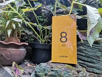 Foto unboxing Realme 8 5G. Realme 8 5G resmi masuk Indonesia pada peluncuran 16 Juni 2021. Perangkat ini akan menjadi HP 5G dengan harga terjangkau. Realme 8 5G dipatok harga Rp juta.

Kali ini, detikINET berkesempatan untuk mengulas ponsel Realme 8 5G dengan RAM 8 GB. Sebagai informasi, Realme 8 5G dibekali chipset Dimensity 700 5G Processor. Dalam box, Realme menyertakan silicon case, 18W quick charge, kabel USB Type-C, buku panduan, kartu garansi, dan SIM ejector.