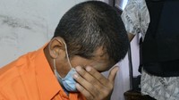 Kasat Reskrim Polres Padang Panjang Iptu Ferly P Marasin menyebutkan guru yang ditangkap tersebut berinisial MS alias Ustaz S (33). Dia diduga adalah penyuka sesama jenis atau gay karena melecehkan murid laki-laki berusia 14 tahun. (Foto: Jeka Kampai-detikcom)