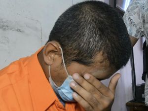 Alibi Godaan Setan Ustaz Pedofil hingga Paksa Siswa Onani