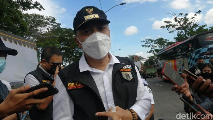 Atas kesepakatan bersama, arah Bangkalan jadi prioritas dalam penyekatan di Suramadu sisi Surabaya. Test COVID-19 akan terus dilakukan.
