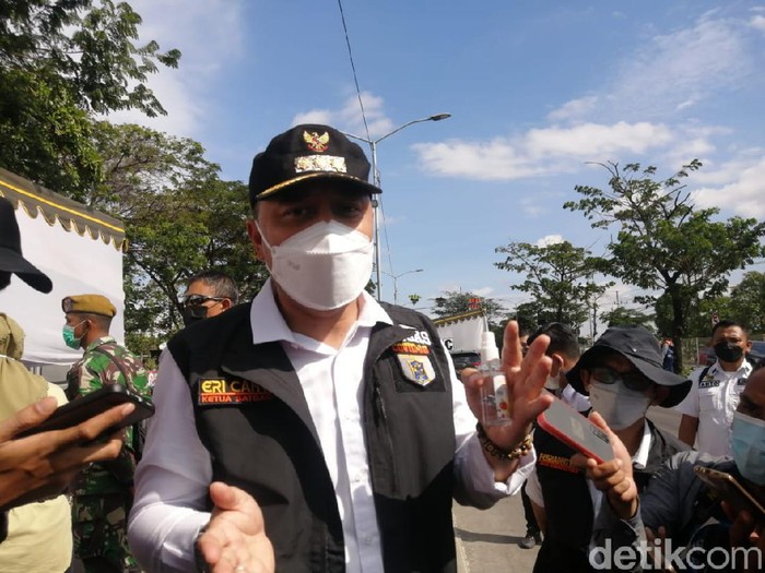 Atas kesepakatan bersama, arah Bangkalan jadi prioritas dalam penyekatan di Suramadu sisi Surabaya. Test COVID-19 akan terus dilakukan.
