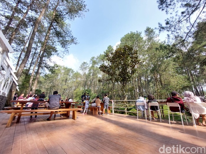 Warung Kopi Gunung di Lembang