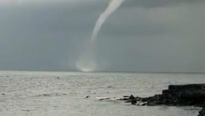 waterspout di banyuwangi