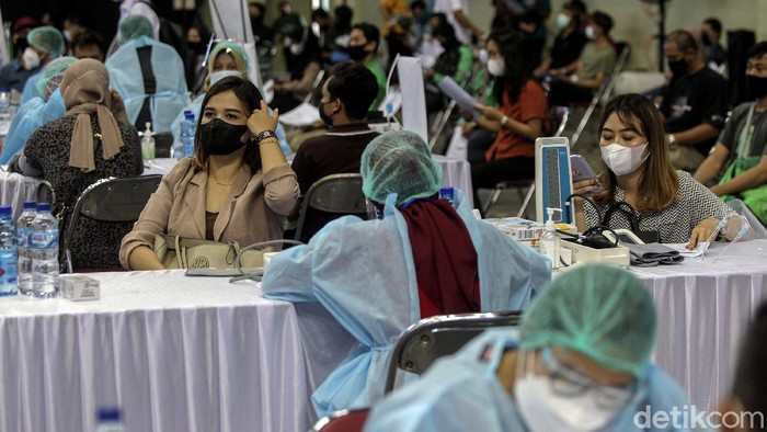 Yogyakarta gencar melakukan vaksinasi COVID-19 massal. Hal itu dilakukan sebagai upaya untuk mencegah kian meluasnya penyebaran virus Corona di kawasan tersebut