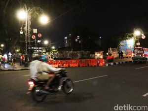Jabar Hari Ini: Jalanan Bandung Ditutup-Kuningan Larang Pesta Nikah