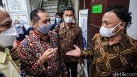 Lebih lanjut Ghufron mengatakan proses TWK KPK berjalan secara objektif. Bahkan kata Ghufron KPK juga sempat memperjuangkan 75 pegawainya yang tak lolos tes wawasan kebangsaan, tapi hanya yang memenuhi kriteria yang masih bisa diselamatkan.