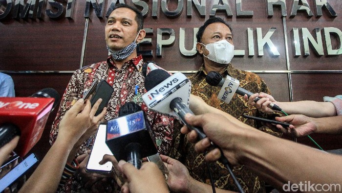 Blak-blakan Pimpinan KPK soal TWK Wakil Ketua KPK Nurul Ghufron mewakili pimpinan KPK menjelaskan mengenai polemik tes wawasan kebangsaan (TWK) ke Komnas HAM.