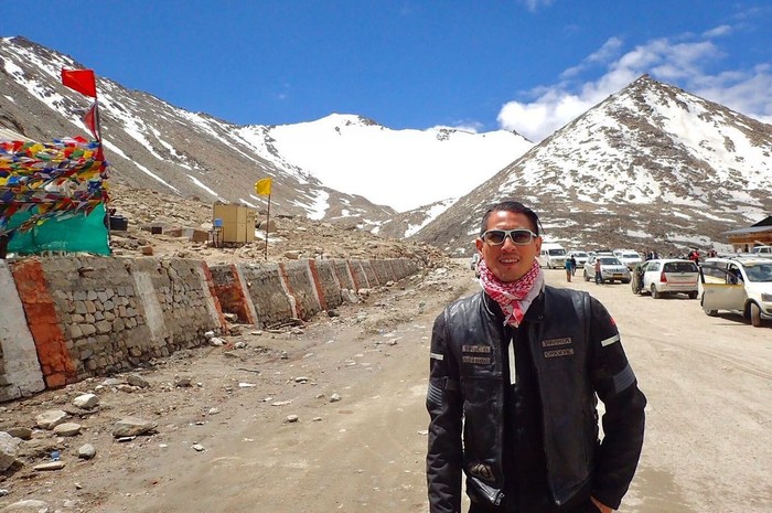 Bukan Cuma Jago Masak, Chef Juna Pernah Touring ke Himalaya Naik Moge