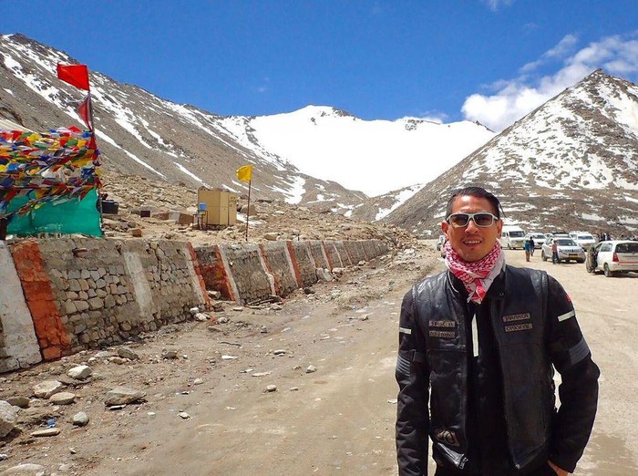 Bukan Cuma Jago Masak, Chef Juna Pernah Touring ke Himalaya Naik Moge