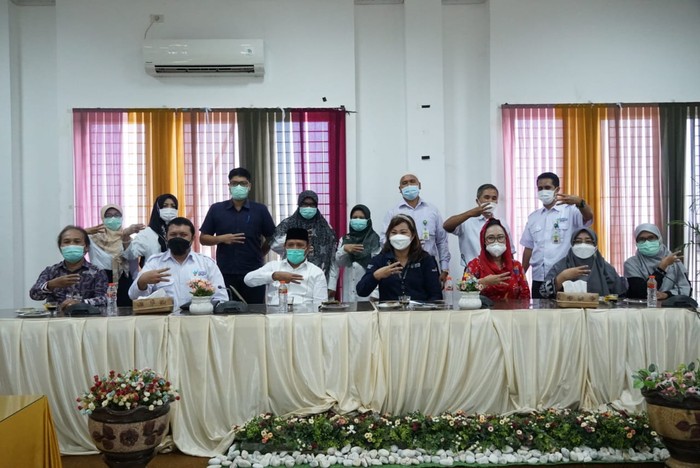 Bupati Aceh Besar, Mawardi Ali dan utusan Kemenkes (dok. Pemkab Aceh Besar) Bupati Aceh Besar, Mawardi Ali dan utusan Kemenkes (dok. Pemkab Aceh Besar)