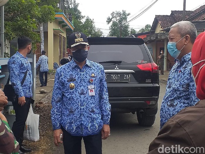 Bupati Pati Haryanto usai meninjau PT Dua Kelinci, Kamis (17/6/2021).