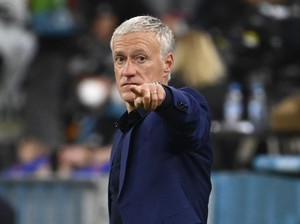Prancis Pertahankan Didier Deschamps