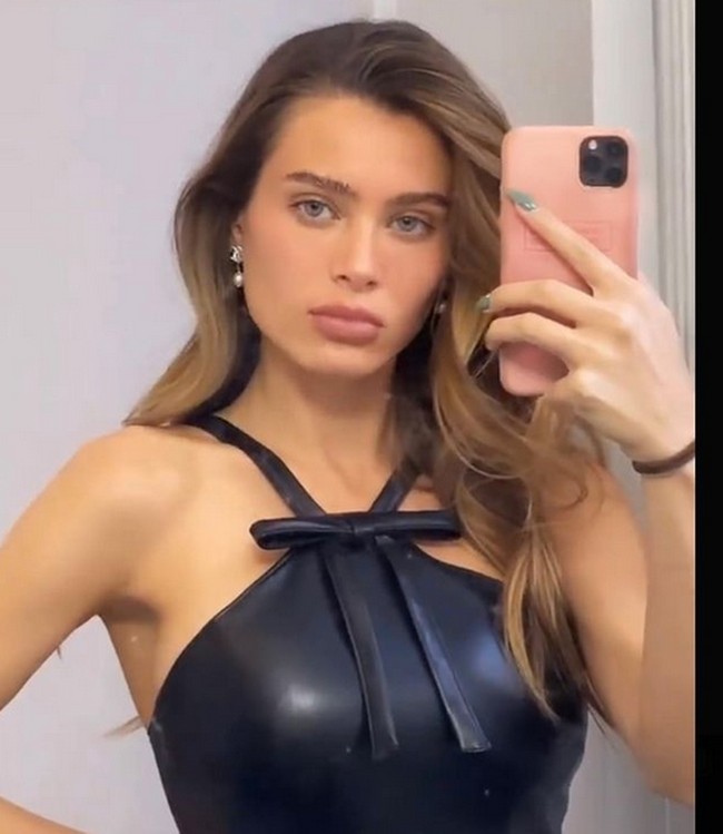 Sejumlah pengalaman buruk membuatnya berhenti dari industri kontroversial itu. Kini, hanya tersisa penyesalan. Lana mengungkapkan bahwa dia ingin video-video sensualnya bisa dihapus. Foto: dok. Instagram/@lanarhoades