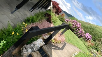 Satu foto tapi tampak seperti gabungan foto. Foto: Brightside