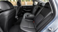 Civic trim EX juga dilengkapi blind spot monitoring, sunroof, penghangat kursi dan dual zone climate control. Foto: Dok. Honda
