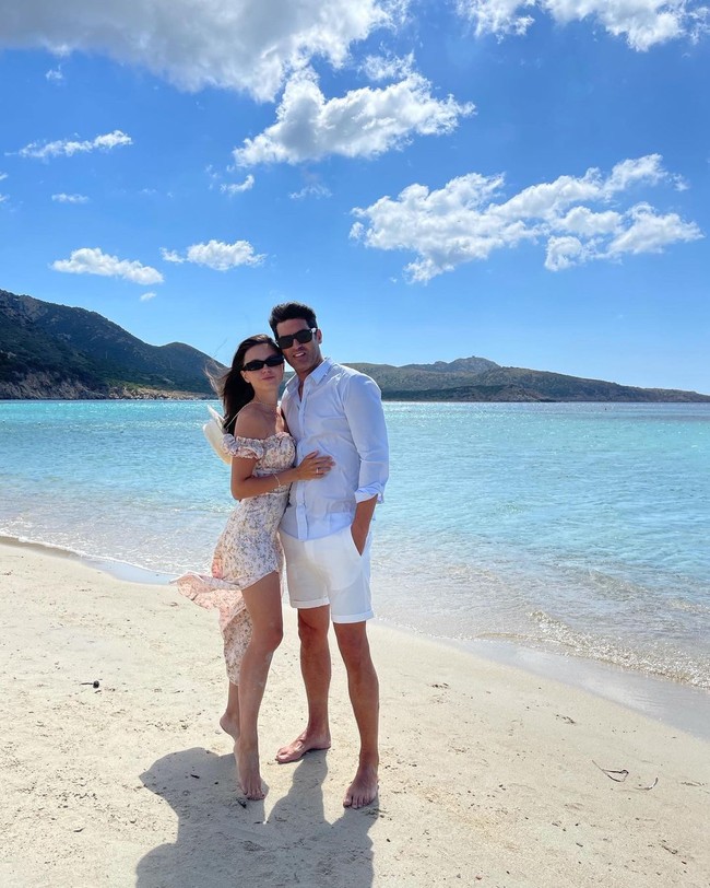 Fakta menarik mengenai pasangan ini adalah perbedaan usia mereka yang terpaut 18 tahun. Katerina berusia 30 tahun sedangkan suaminya 48 tahun. Foto: Instagram @katerina__fonseca