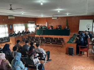 Tok! Eks Bupati Muara Enim Muzakir Sai Sohar Divonis 8 Tahun Bui