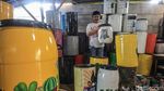Lukis Tong Bekas Jadi Dapat Cuan Gede