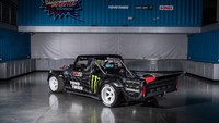 Soal aksi tidak perlu diragukan mobil ini tampil perdana pada Gymkhana 10 di Route 66 Shamrock Texas. Foto: Pool (MotorTrend)
