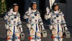 Momen China Luncurkan 3 Astronaut ke Luar Angkasa