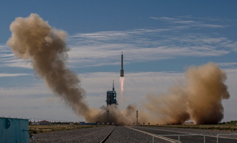 Tiga astronaut China yang akan menjadi awak pertama Stasiun Luar Angkasa Tiangong telah diluncurkan pada Kamis (17/6) pagi waktu setempat.