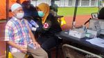 Penampakan Antrean Vaksinasi COVID-19 di GBLA Bandung