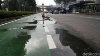 Permintaan pembongkaran jalur sepeda ini awalnya muncul dalam rapat Komisi III DPR bersama Kapolri Jenderal Listyo Sigit Prabowo.