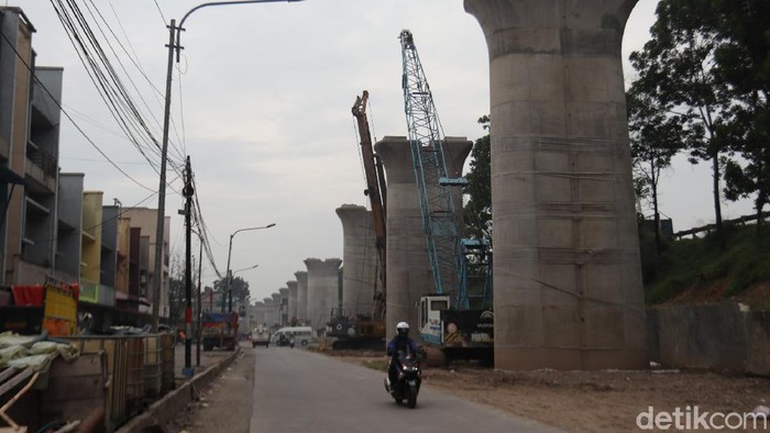 Progres pembangunan proyek Kereta Cepat Jakarta Bandung (KCJB) terus dipercepat. Penasaran seperti apa penampakannya?