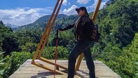 Sarita Abdul Mukti juga tampil lebih sporty. Foto: Dok. Instagram @queen_saritaabdulmukti.