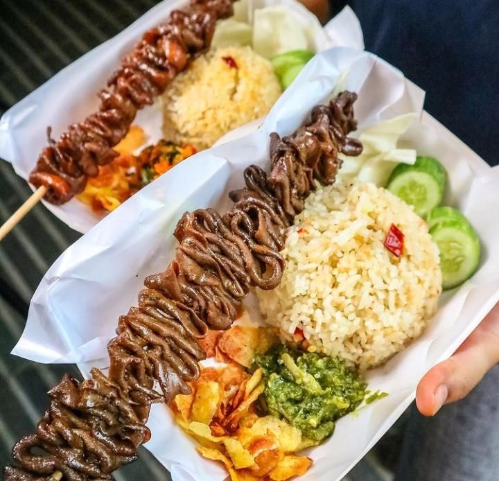 Sate Lemak Susu Sapi dan Sate Tahu Jamur Ini Jadi Buruan karena Rasanya