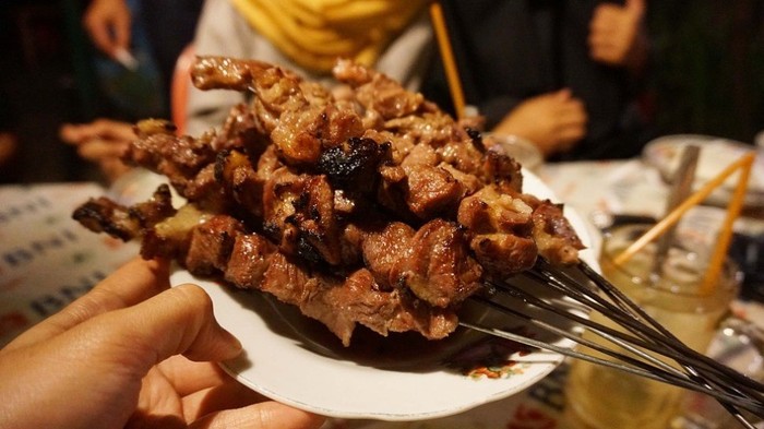 Sate Kaki Lima Unik Sate Lemak Susu Sapi dan Sate Tahu Jamur Ini Jadi Buruan karena Rasanya