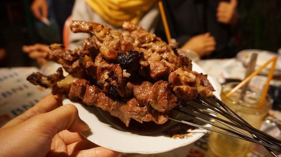 Sate Lemak Susu Sapi dan Sate Tahu Jamur Ini Jadi Buruan karena Rasanya