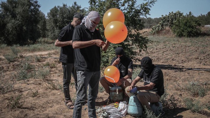 Serangan balon api menandai gejolak besar pertama antara Israel dan Gaza sejak gencatan senjata pada 21 Mei lalu.