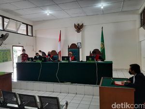 Bawa 25 Kg Sabu dari Aceh-Sumsel, Taufik Hidayat Divonis Mati