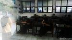 Uji Coba Sekolah Tatap Muka di Tengah Melonjaknya COVID-19