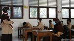 Uji Coba Sekolah Tatap Muka di Tengah Melonjaknya COVID-19