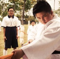 Jika penggemar setia film ‘CJ7’, tentu juga kenal dengan karakter satu ini. Bocah laki-laki gemuk yang sering kali mengganggu karakter utamanya, Dicky. Foto: Tangkapan layar YouTube, istimewa